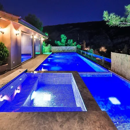 Exceptional With Private Indoor & Outdoor Pool, Jacuzzi & Impressive View In Kalkan, Kas Apartmán *